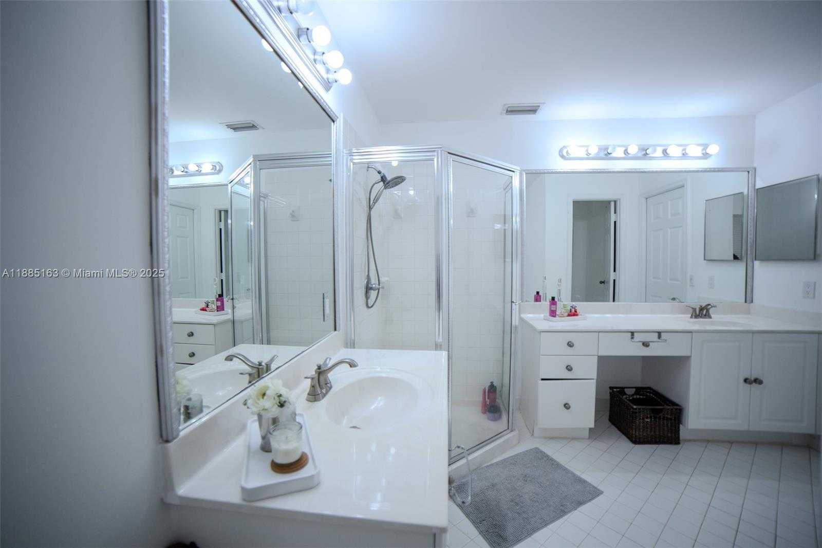 Small Image of 667 CARRINGTON LN, Weston Number 26