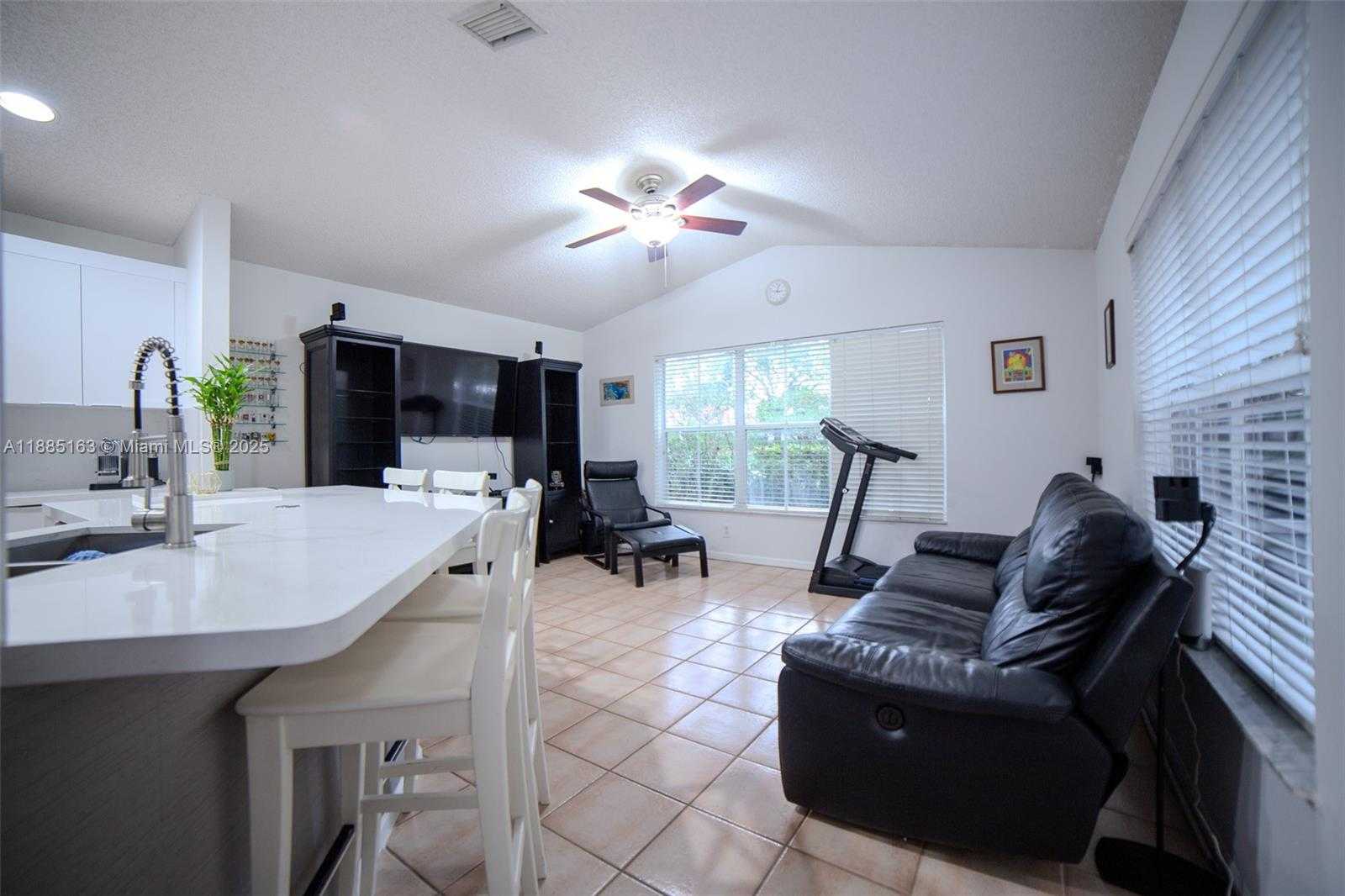 Small Image of 667 CARRINGTON LN, Weston Number 28