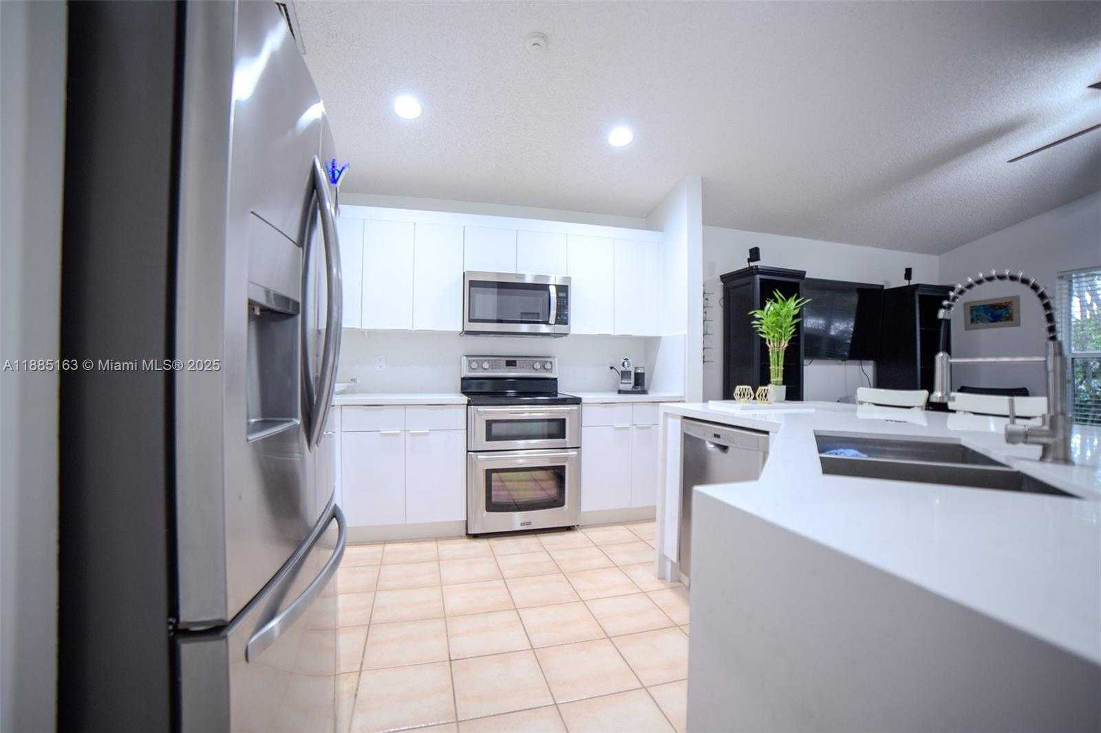 Small Image of 667 CARRINGTON LN, Weston Number 29