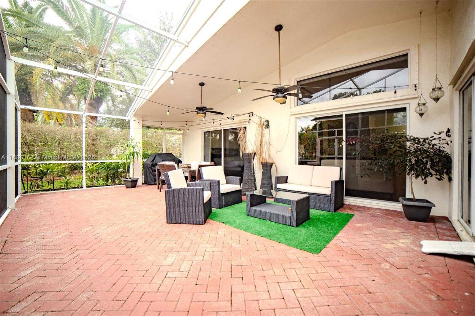 Small Image of 667 CARRINGTON LN, Weston Number 30