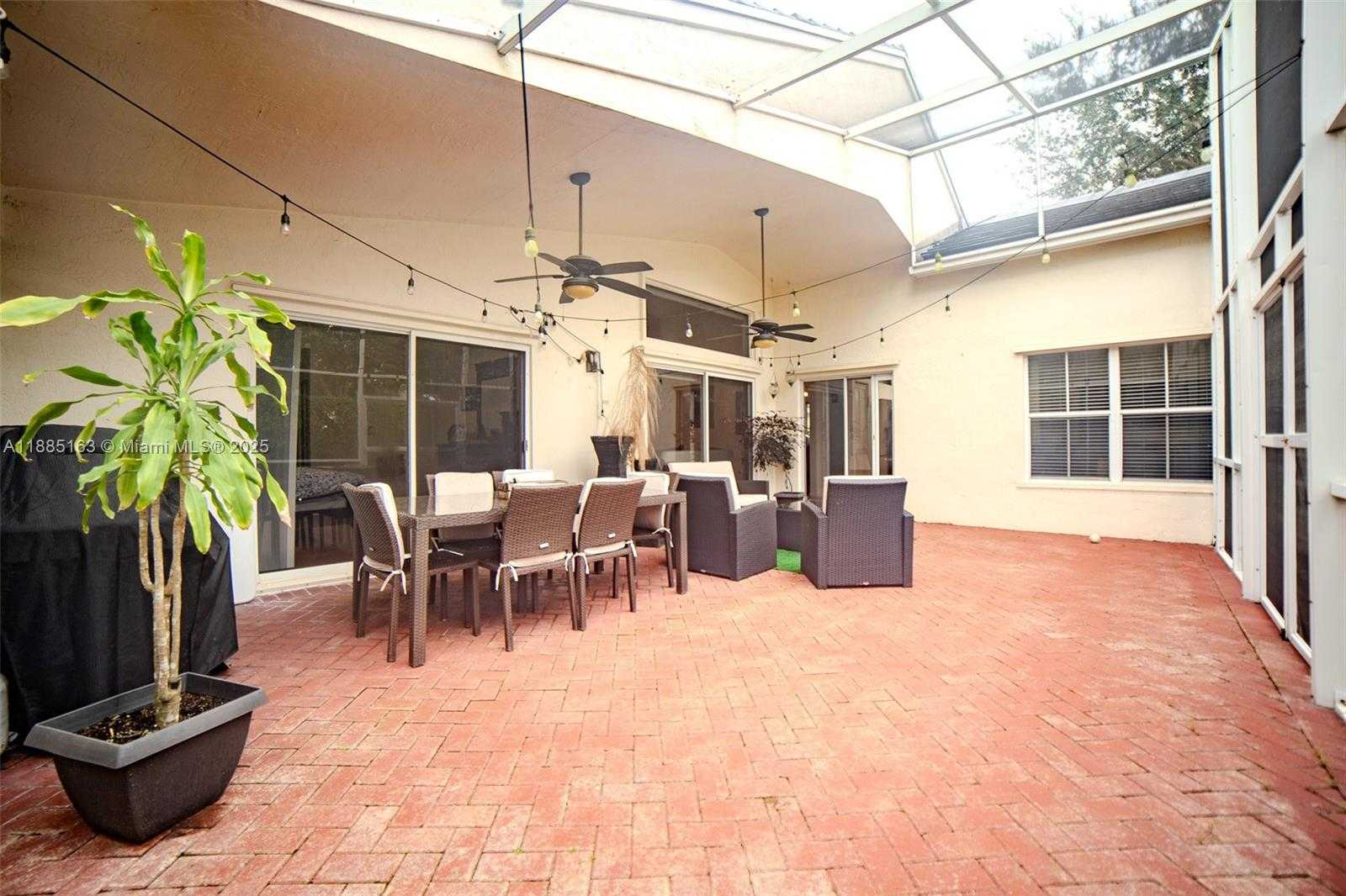 Small Image of 667 CARRINGTON LN, Weston Number 34