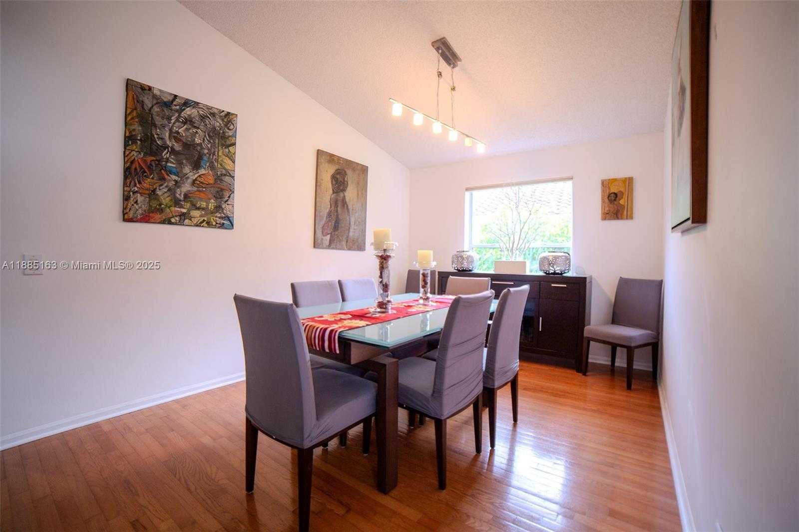 Small Image of 667 CARRINGTON LN, Weston Number 6