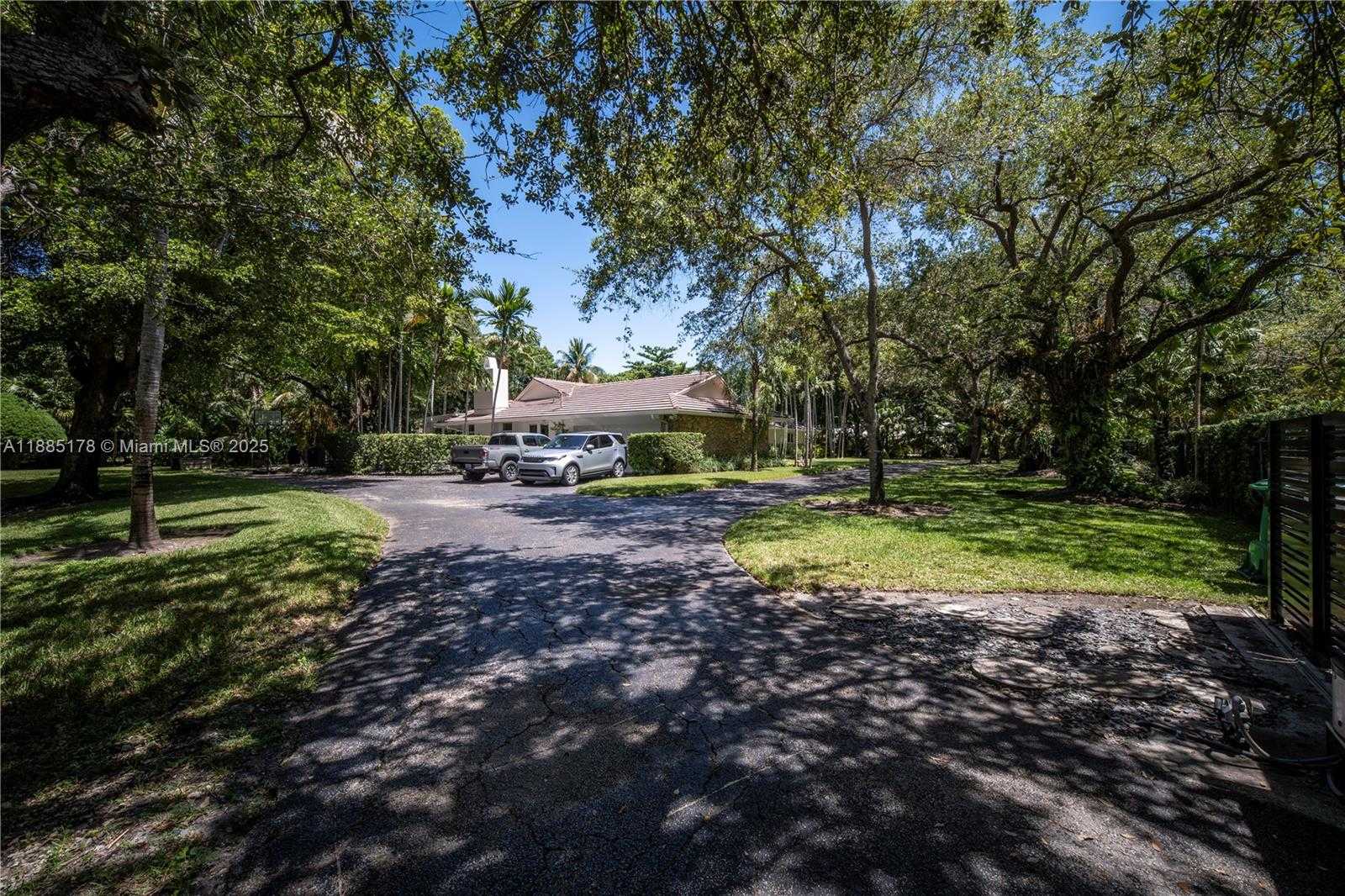 Small Image of 11905 SOUTH WEST 67TH AVE, Pinecrest Number 3