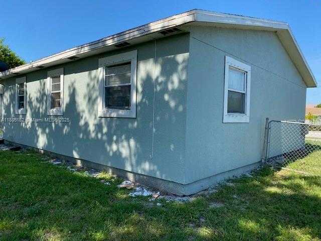 Small Image of 849 SOUTH WEST BAYSHORE BLVD, Port St. Lucie Number 3