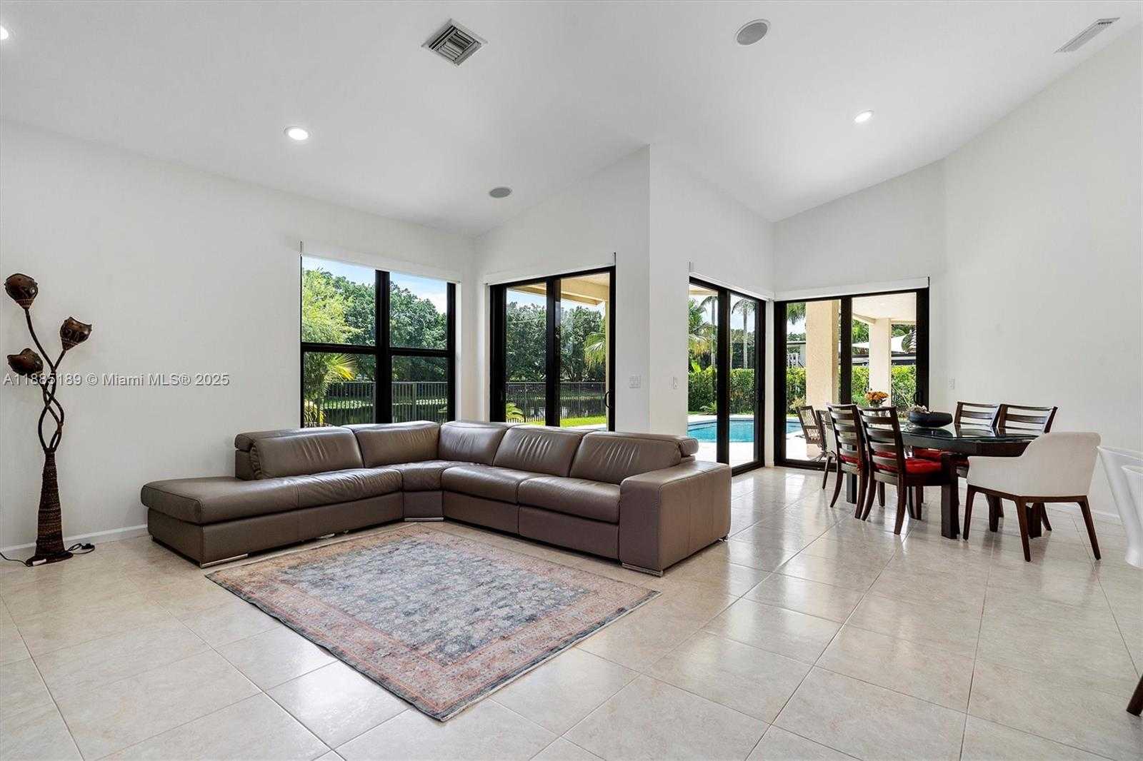 Small Image of 430 ALEXANDRA CIR, Weston Number 11