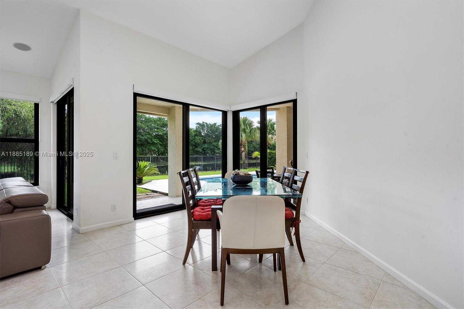 Small Image of 430 ALEXANDRA CIR, Weston Number 13