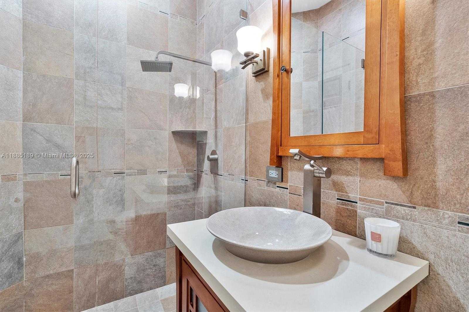 Small Image of 430 ALEXANDRA CIR, Weston Number 23