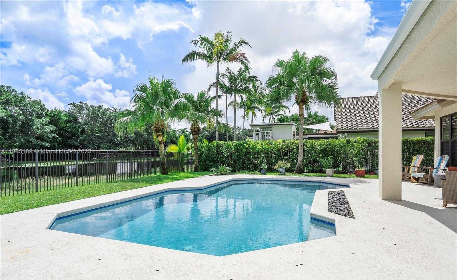 Small Image of 430 ALEXANDRA CIR, Weston Number 24
