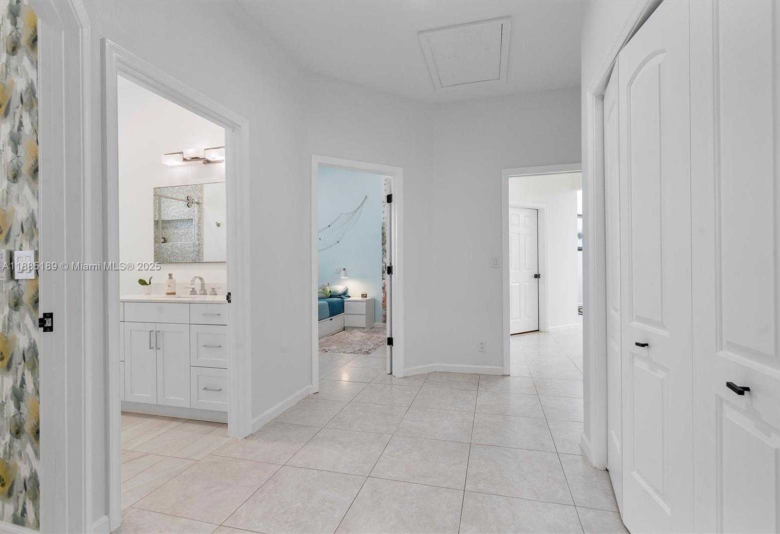 Small Image of 430 ALEXANDRA CIR, Weston Number 31