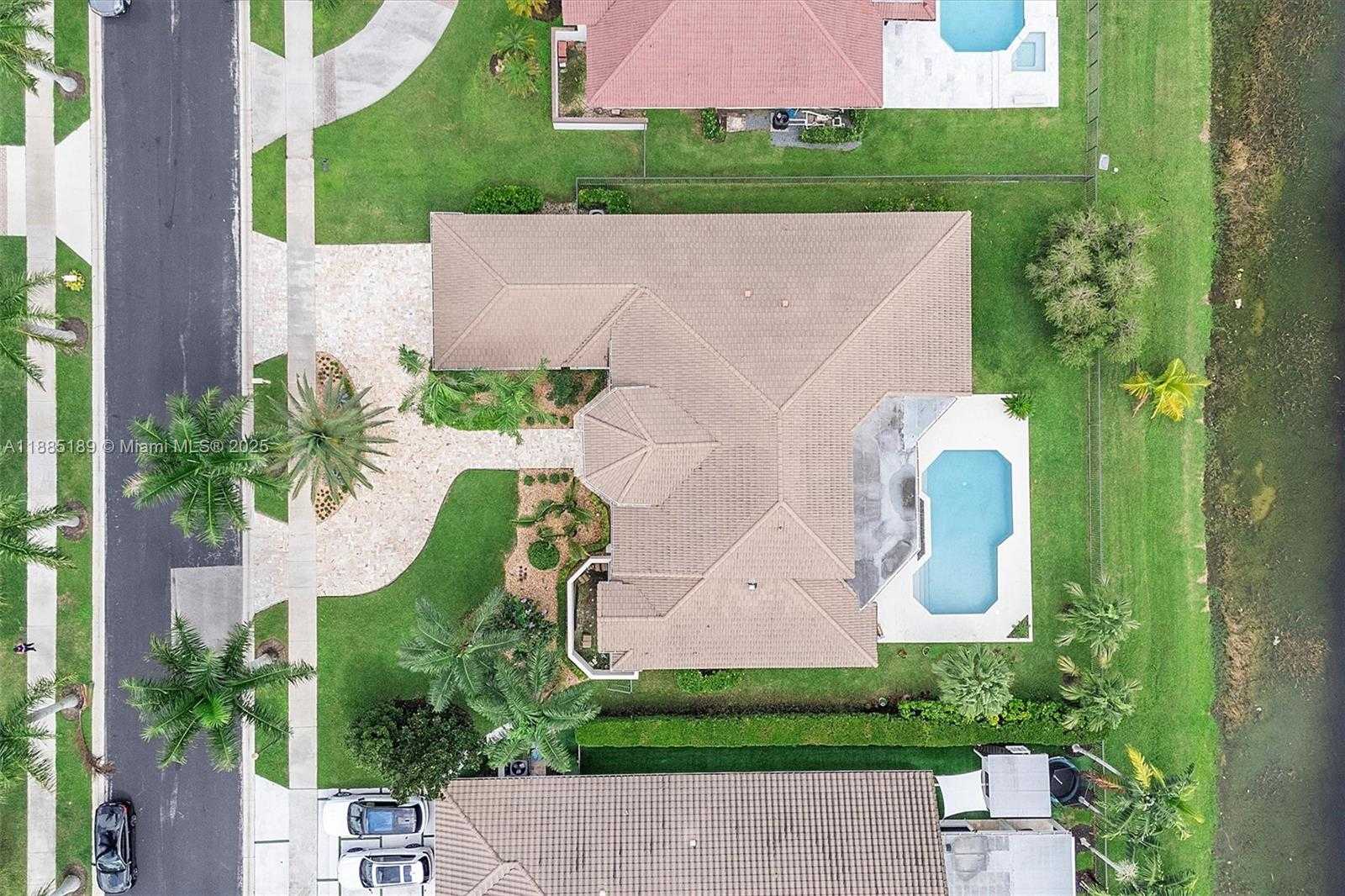 Small Image of 430 ALEXANDRA CIR, Weston Number 32