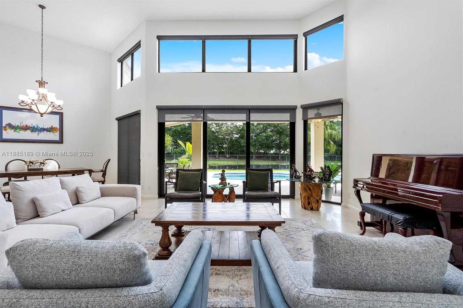 Small Image of 430 ALEXANDRA CIR, Weston Number 4