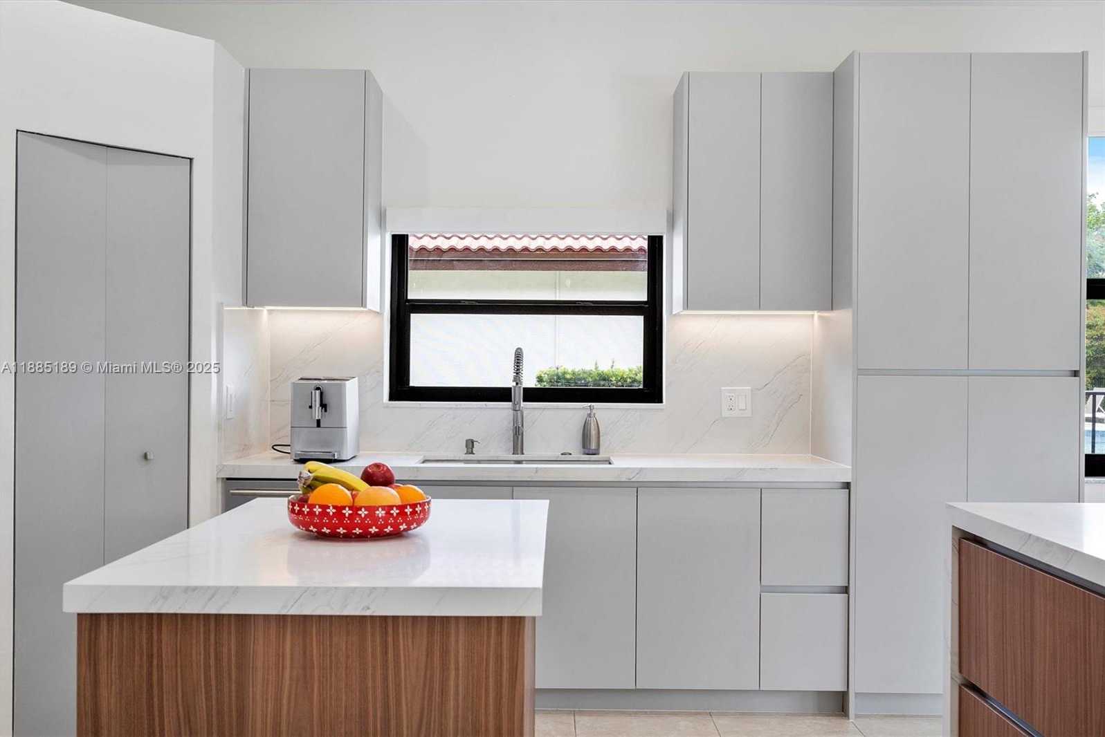 Small Image of 430 ALEXANDRA CIR, Weston Number 41