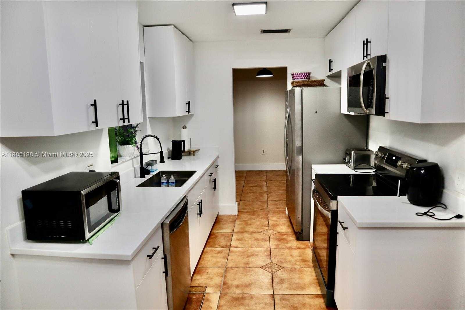 Small Image of 9624 NORTH WEST 16TH CT, Pembroke Pines Number 10