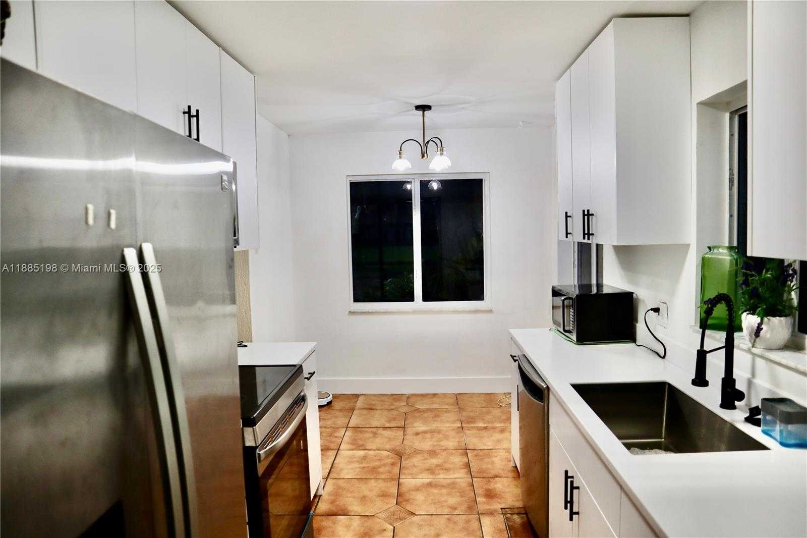 Small Image of 9624 NORTH WEST 16TH CT, Pembroke Pines Number 12