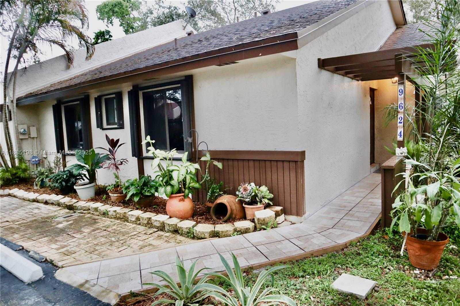 Small Image of 9624 NORTH WEST 16TH CT, Pembroke Pines Number 2