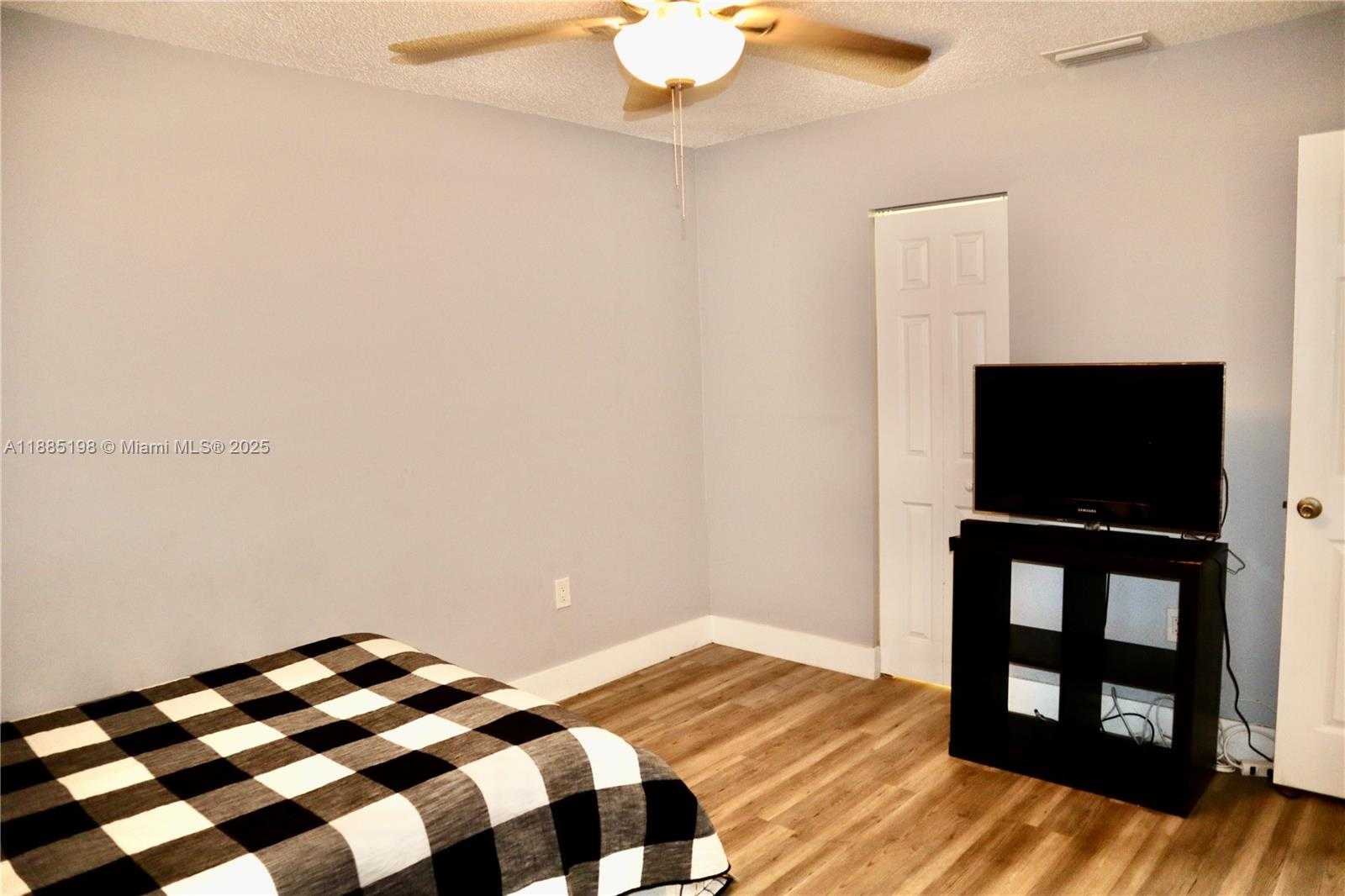 Small Image of 9624 NORTH WEST 16TH CT, Pembroke Pines Number 23