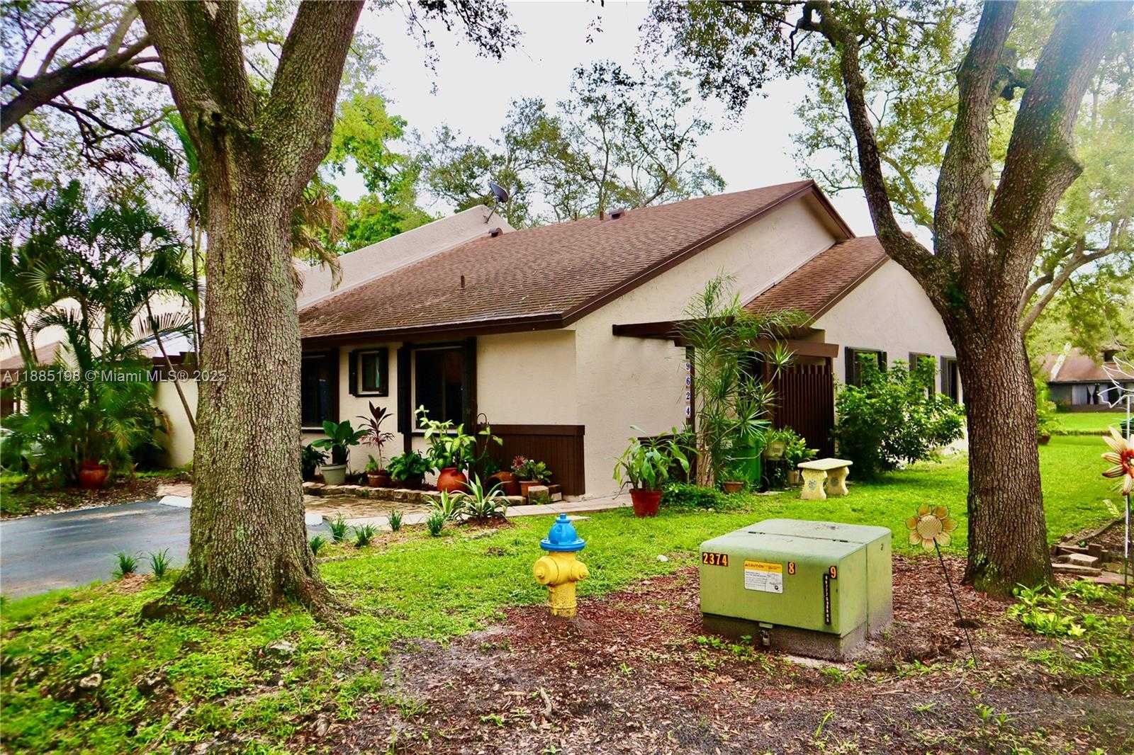 Small Image of 9624 NORTH WEST 16TH CT, Pembroke Pines Number 4