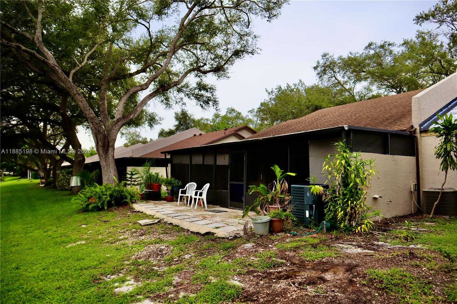 Small Image of 9624 NORTH WEST 16TH CT, Pembroke Pines Number 6