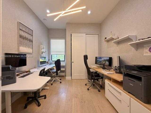 Small Image of 4761 NORTH WEST 85TH AVE, Doral Number 20