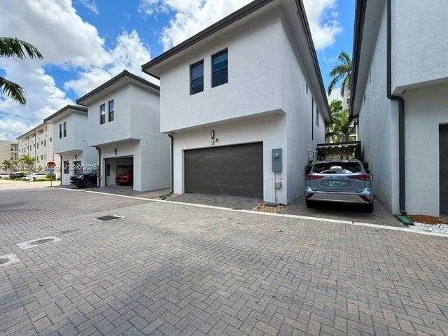 Small Image of 4761 NORTH WEST 85TH AVE, Doral Number 27