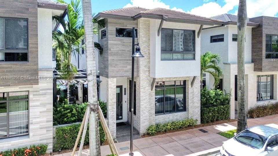 Small Image of 4761 NORTH WEST 85TH AVE, Doral Number 36