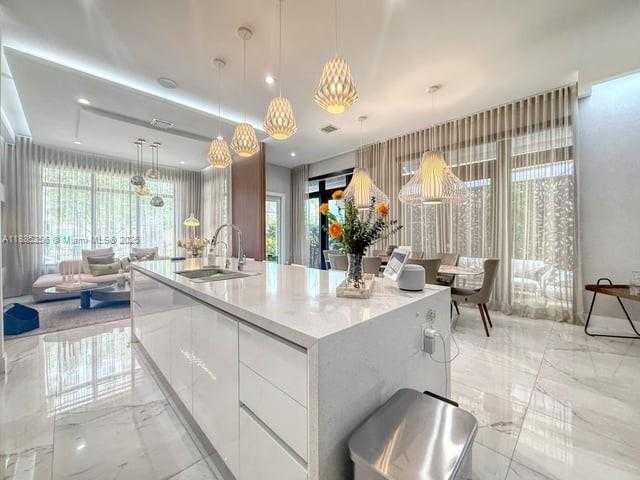 Small Image of 4761 NORTH WEST 85TH AVE, Doral Number 7
