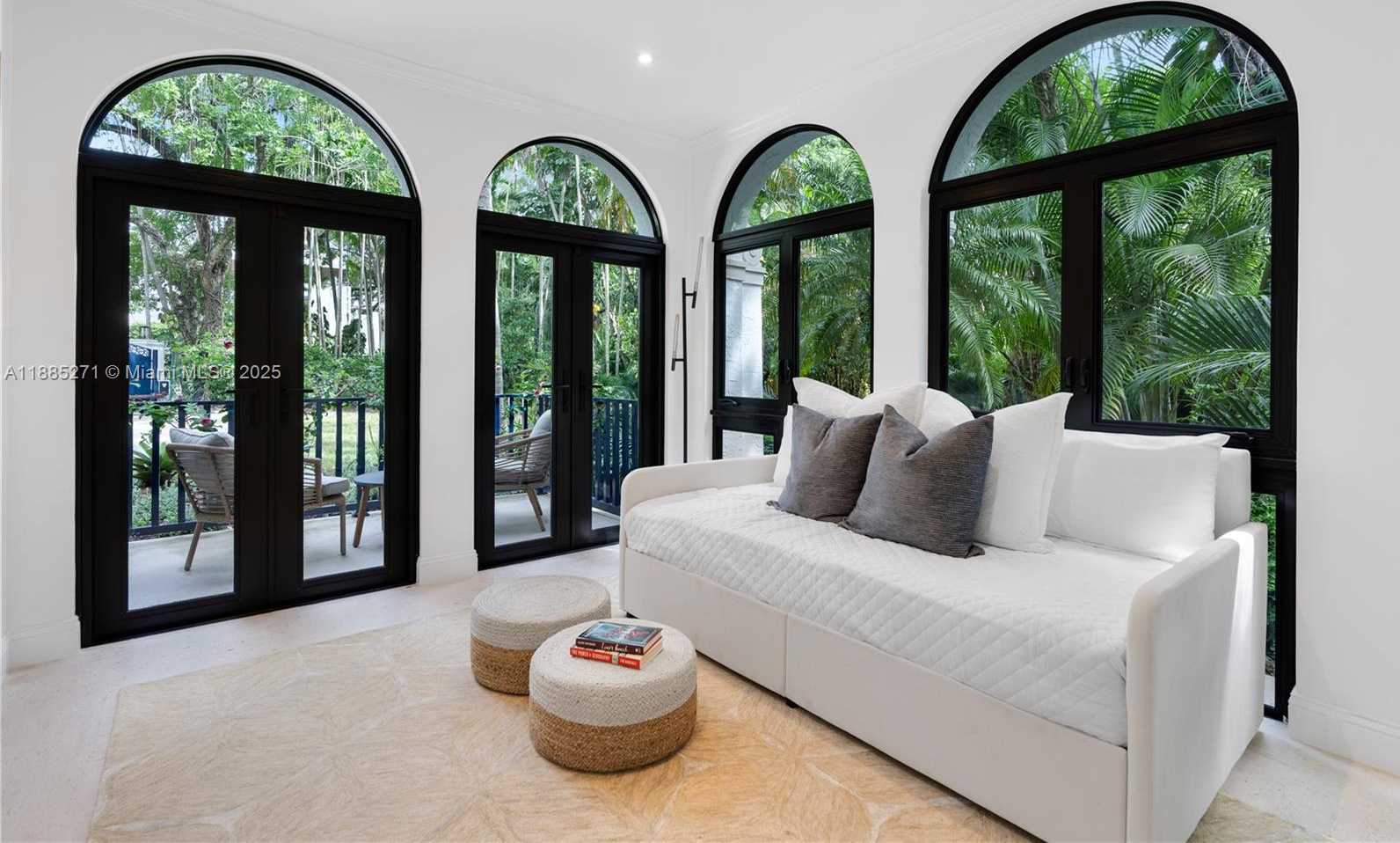 Small Image of 3700 HIBISCUS ST, Miami Number 17