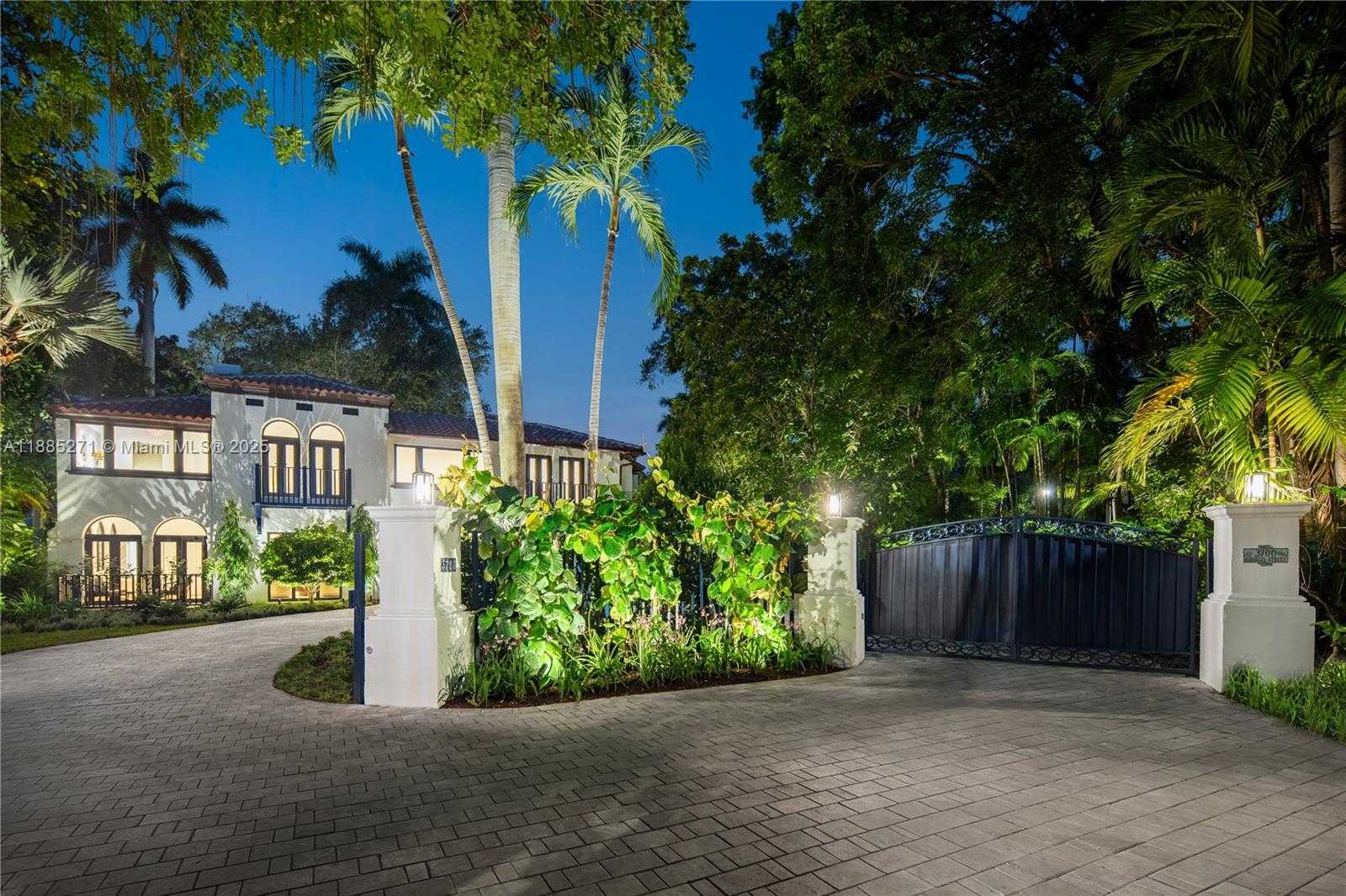 Small Image of 3700 HIBISCUS ST, Miami Number 2