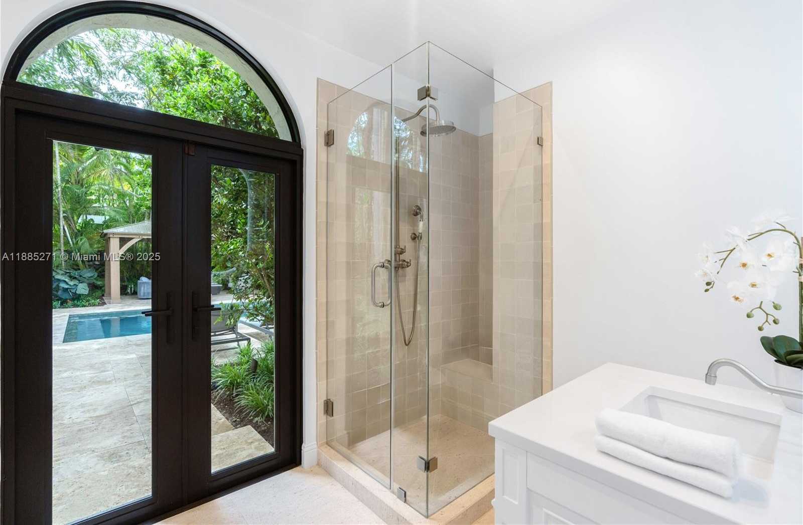 Small Image of 3700 HIBISCUS ST, Miami Number 20