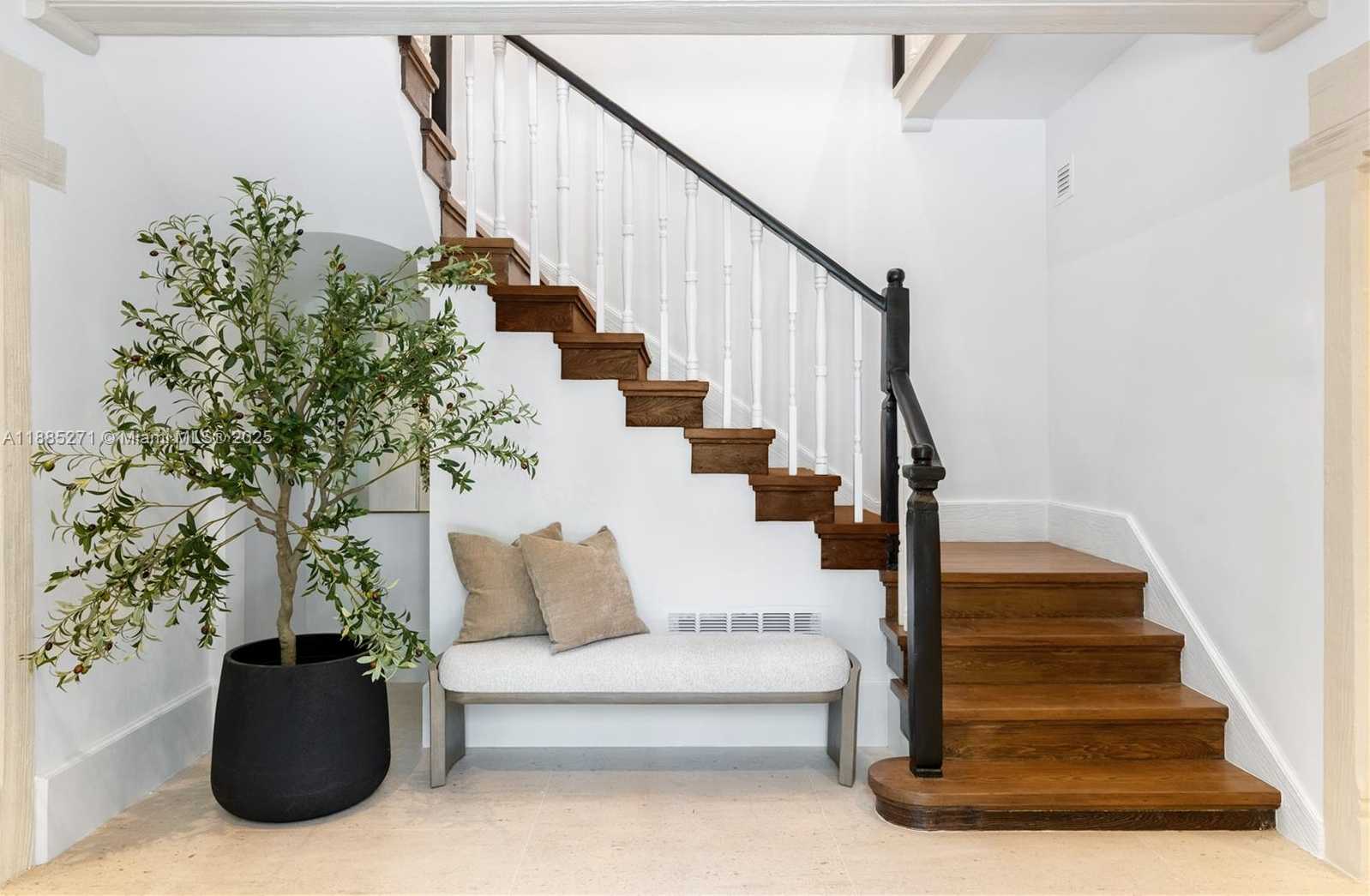 Small Image of 3700 HIBISCUS ST, Miami Number 21