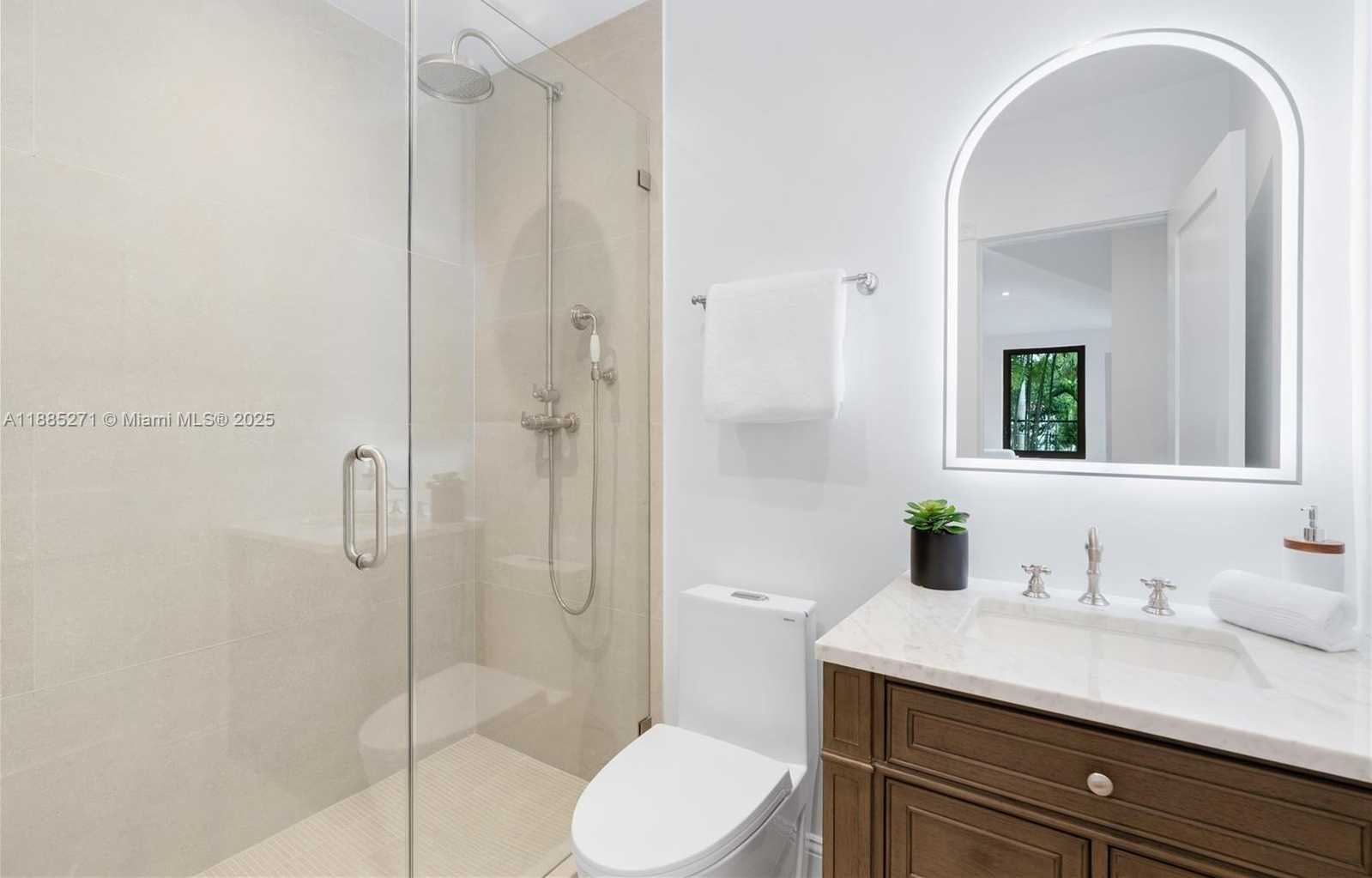 Small Image of 3700 HIBISCUS ST, Miami Number 30