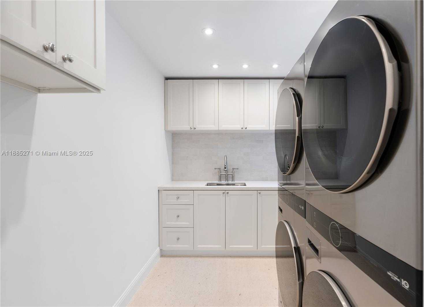 Small Image of 3700 HIBISCUS ST, Miami Number 35