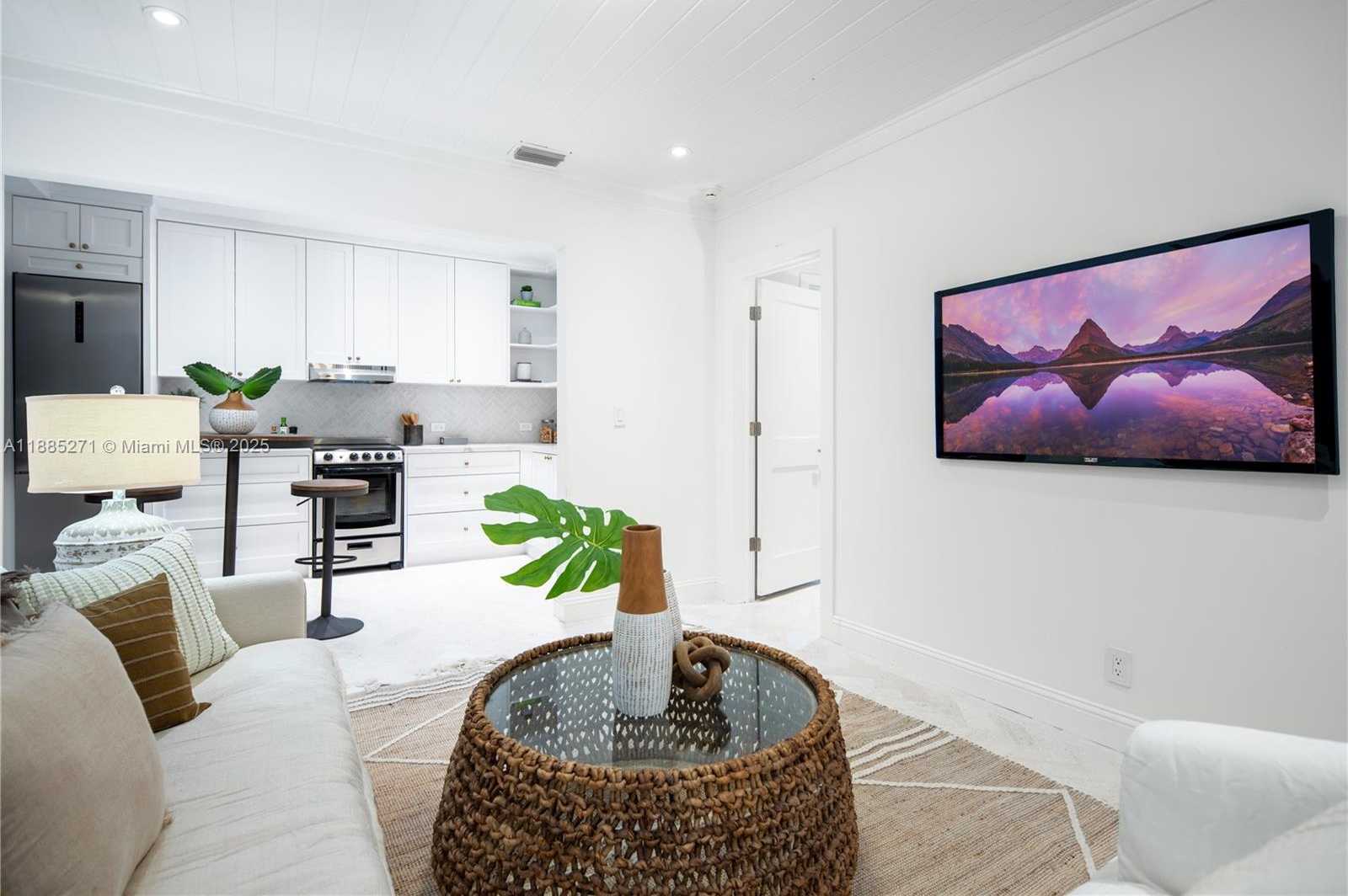 Small Image of 3700 HIBISCUS ST, Miami Number 38