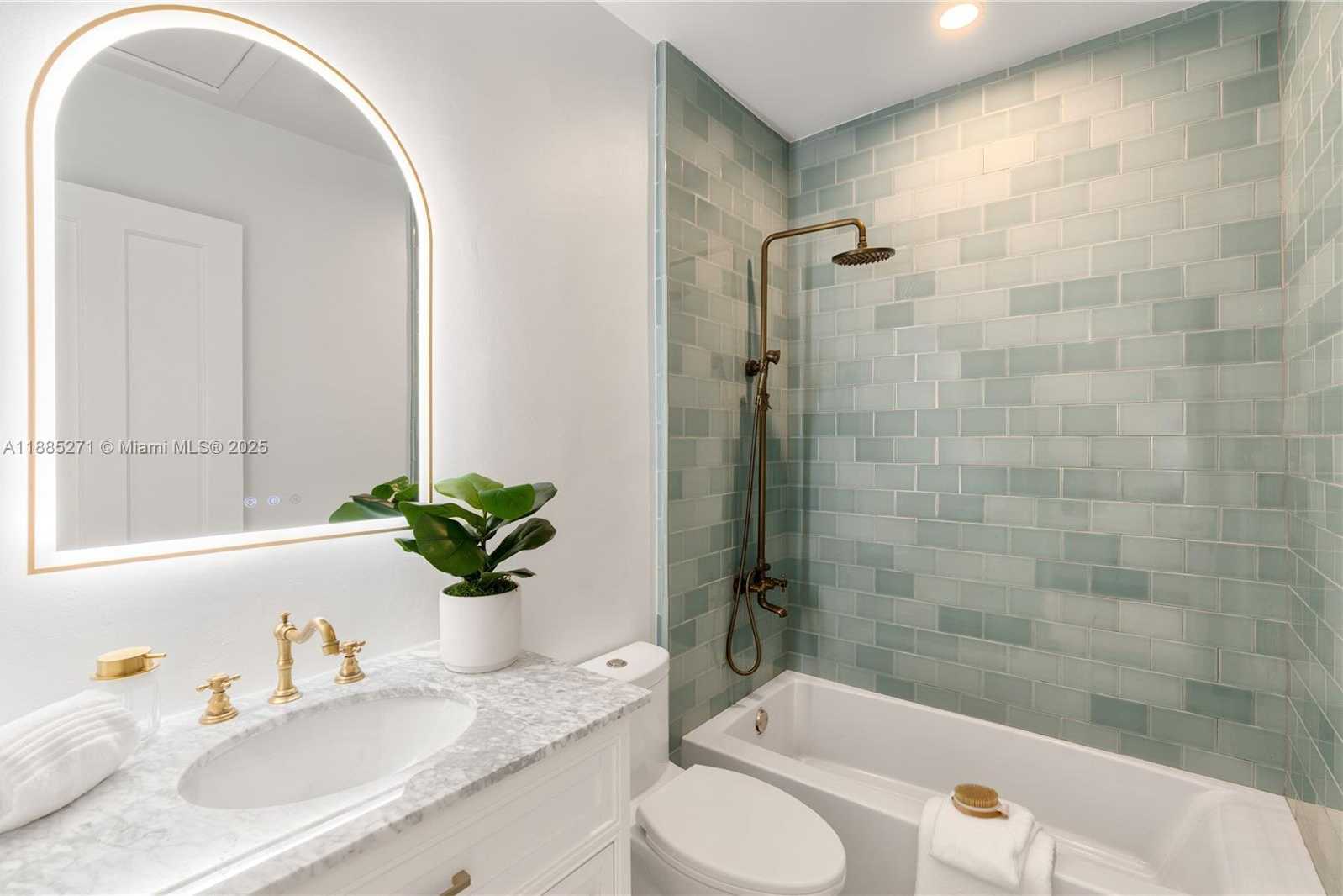Small Image of 3700 HIBISCUS ST, Miami Number 41
