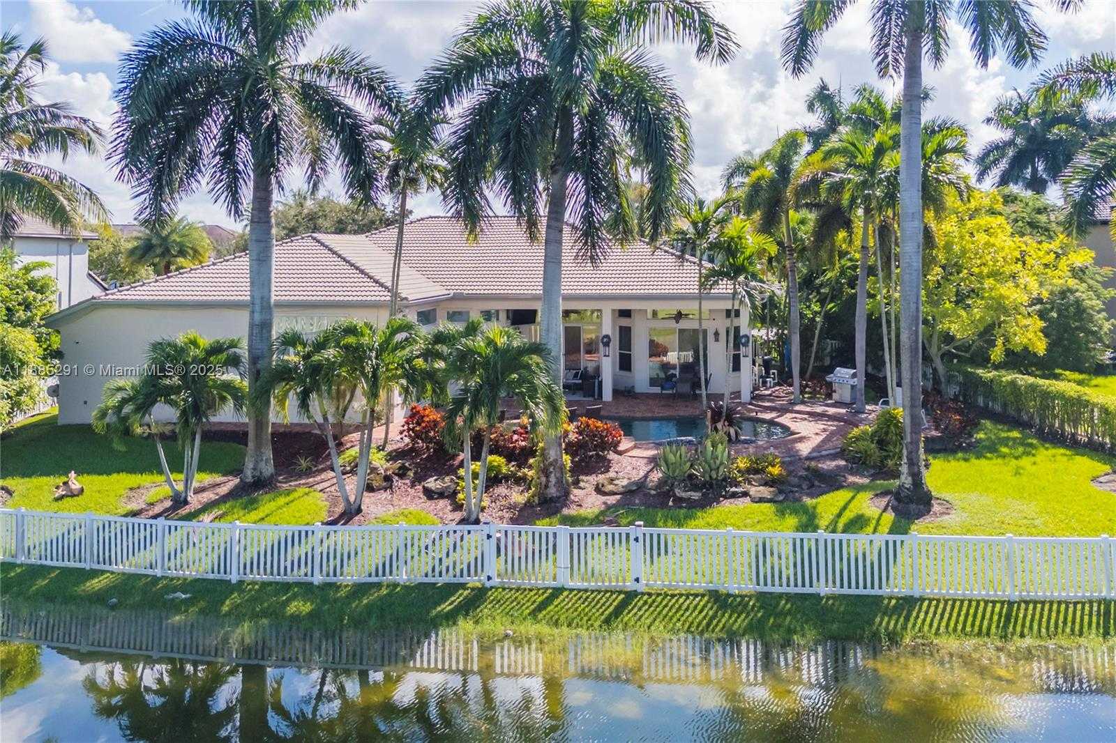 Small Image of 4166 SOUTH WEST 190TH AVE, Miramar Number 2