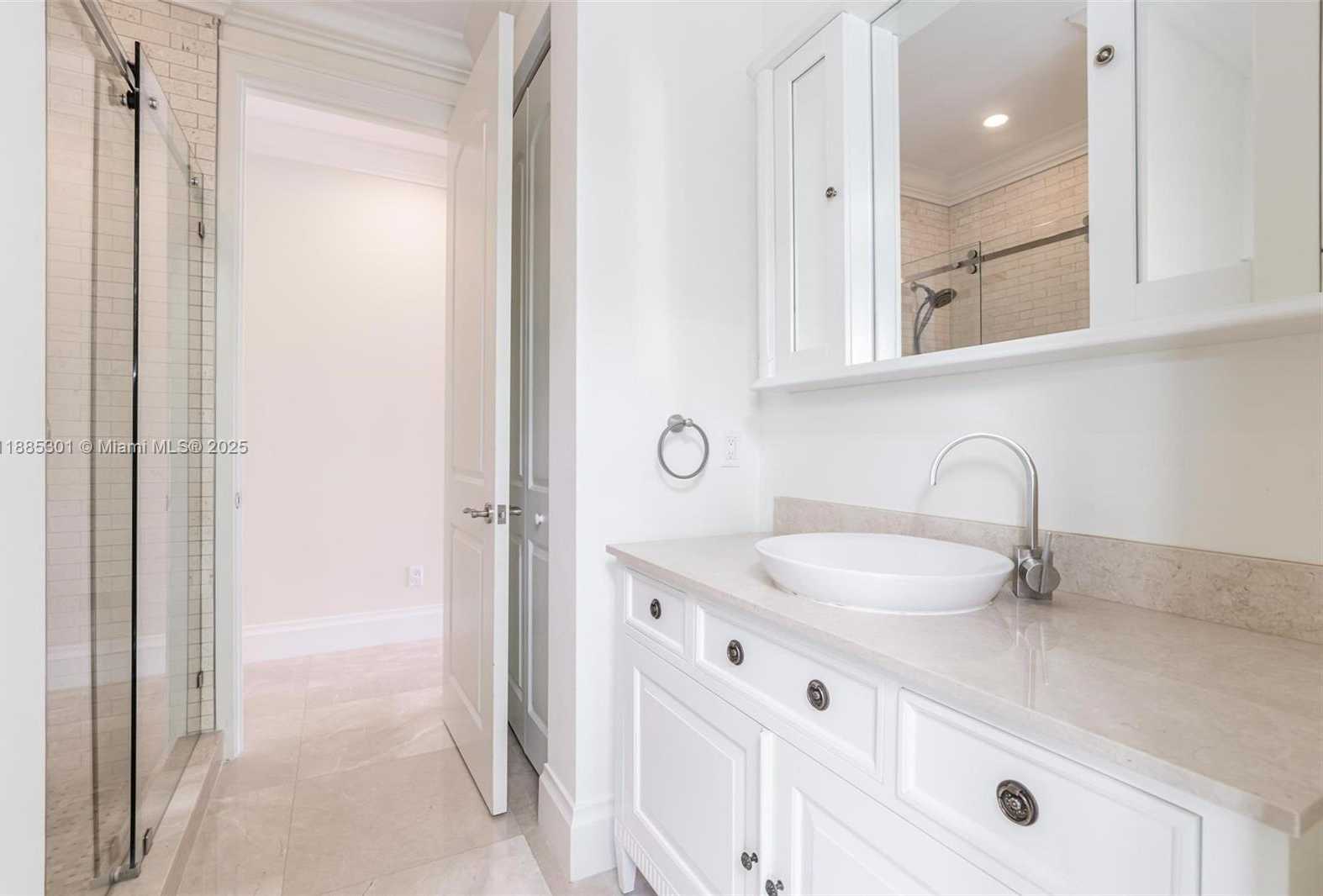 Small Image of 2381 NORTH EAST 24TH ST, Lighthouse Point Number 17