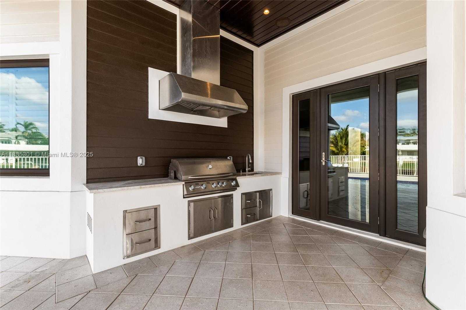 Small Image of 2381 NORTH EAST 24TH ST, Lighthouse Point Number 23