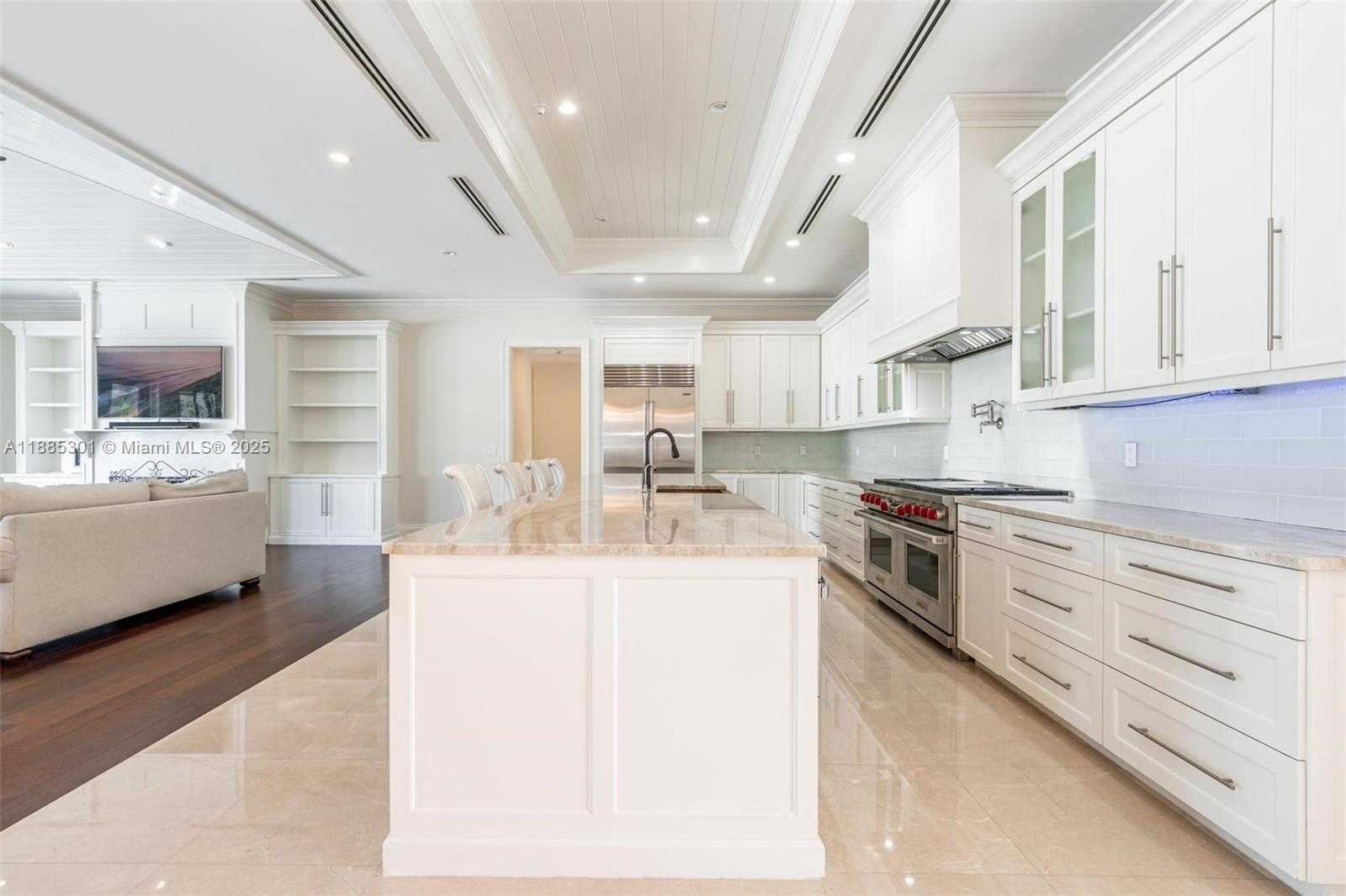 Small Image of 2381 NORTH EAST 24TH ST, Lighthouse Point Number 4