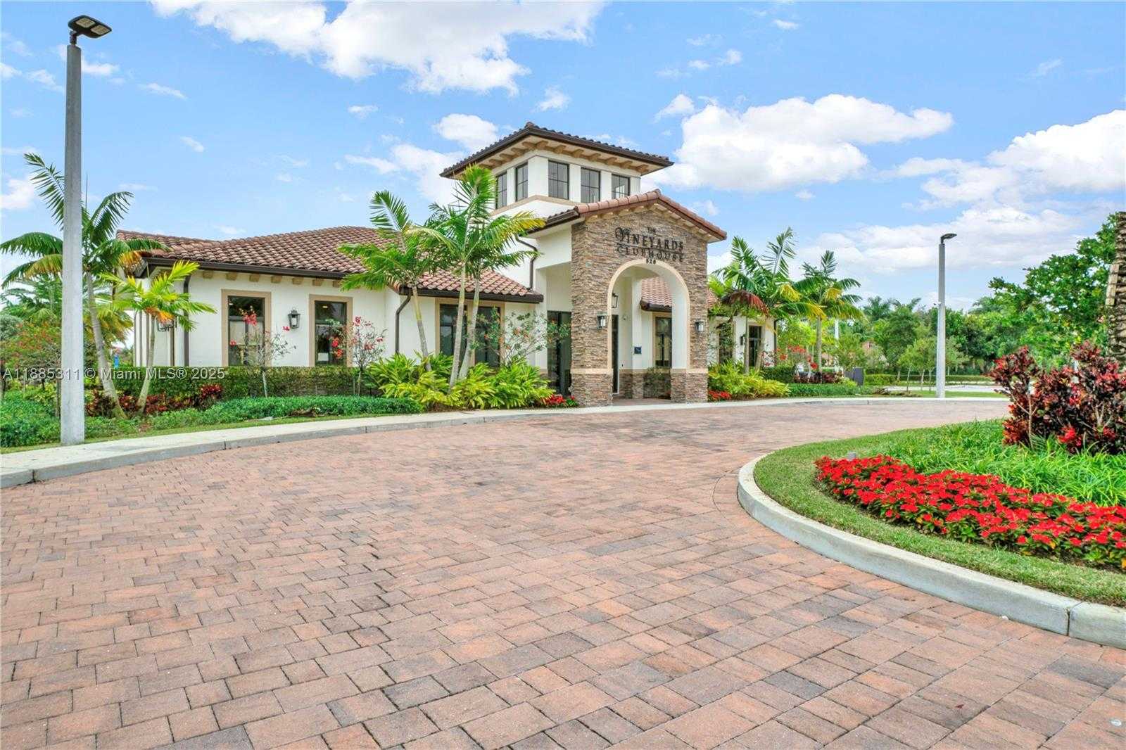 Small Image of 627 SOUTH EAST 34TH AVE, Homestead Number 2