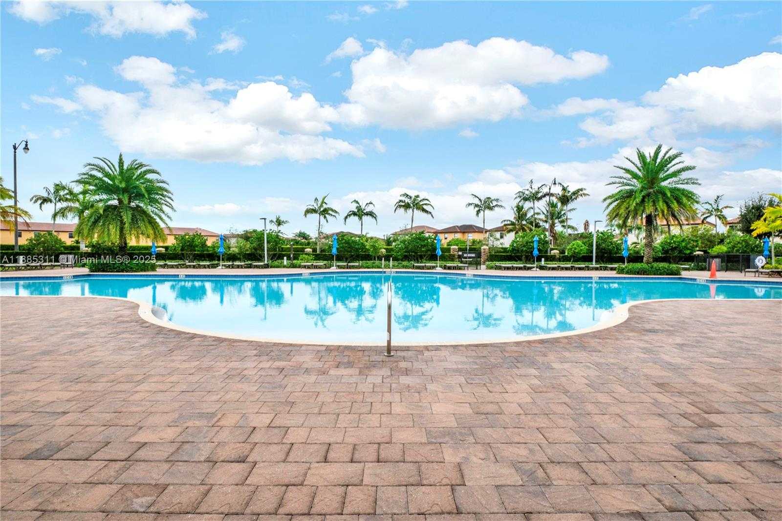 Small Image of 627 SOUTH EAST 34TH AVE, Homestead Number 4