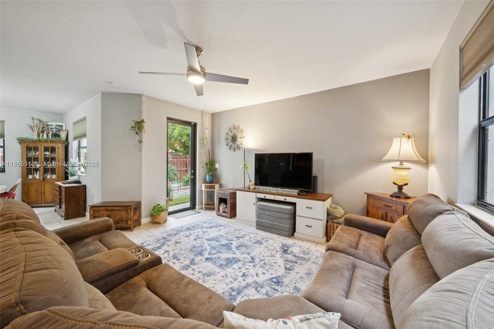 Small Image of 627 SOUTH EAST 34TH AVE, Homestead Number 6