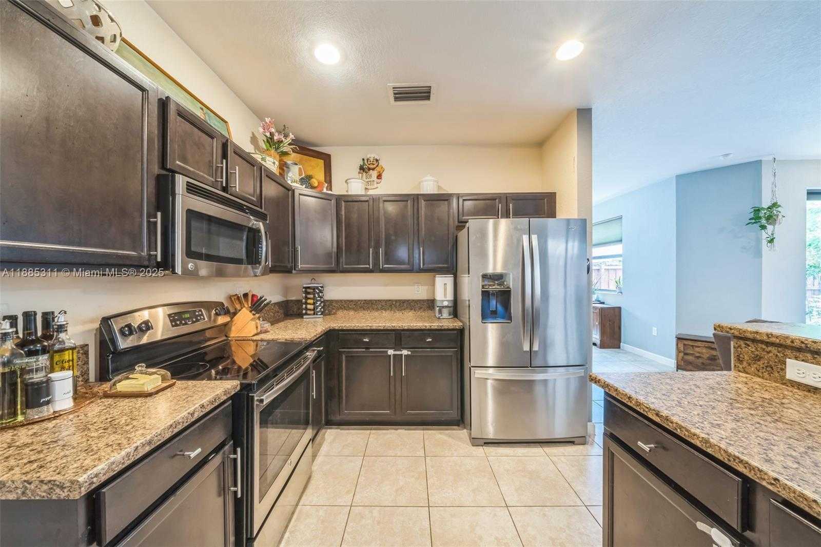 Small Image of 627 SOUTH EAST 34TH AVE, Homestead Number 8