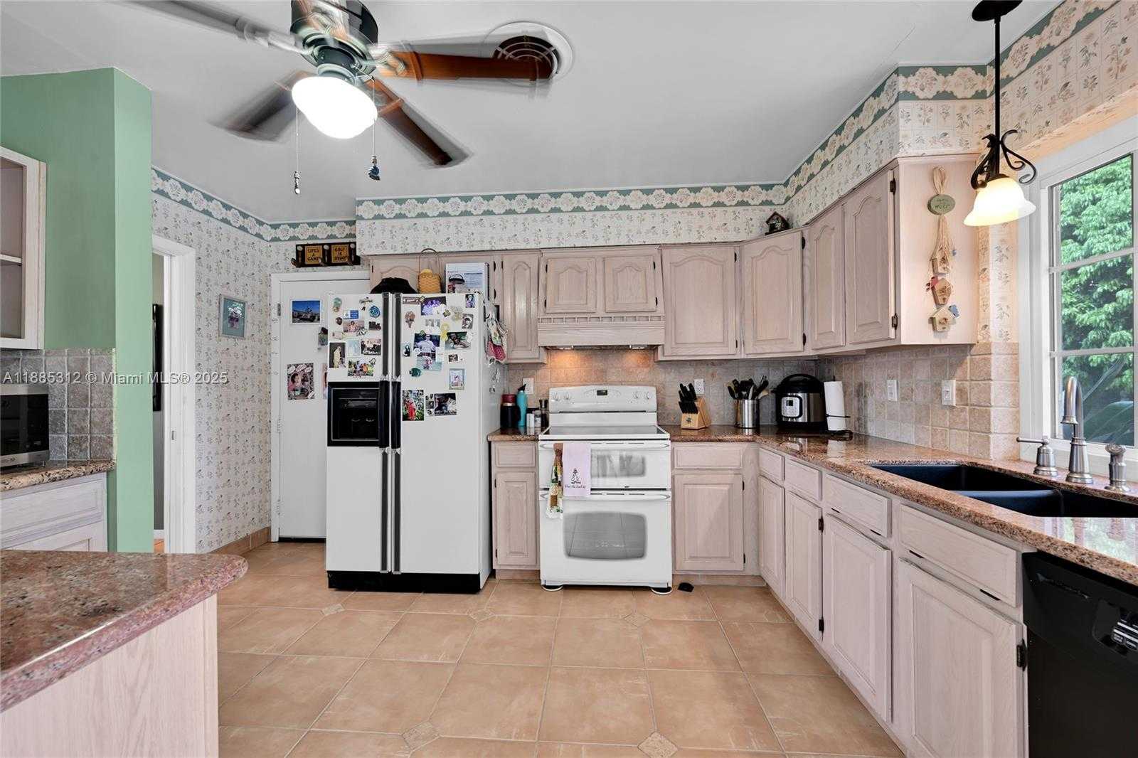 Small Image of 505 NORTH WEST 20TH ST, Homestead Number 15