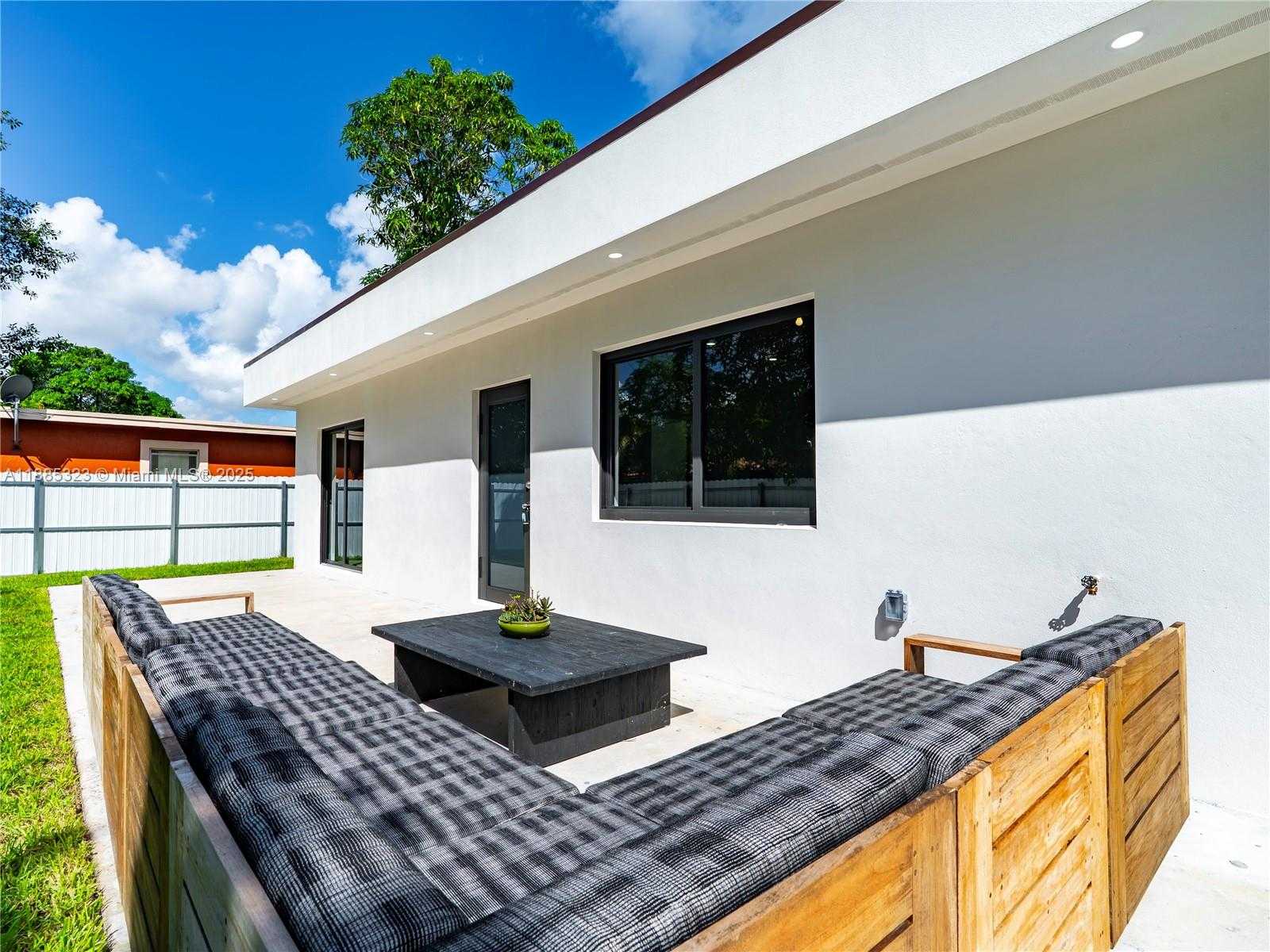 Small Image of 550 NORTH WEST 143RD ST, North Miami Number 19