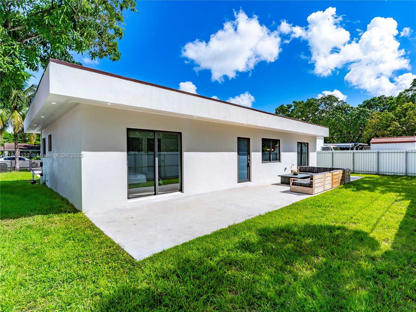 Small Image of 550 NORTH WEST 143RD ST, North Miami Number 22