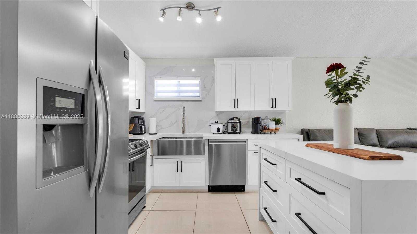 Small Image of 7250 WEST 30TH AVE, Hialeah Number 10