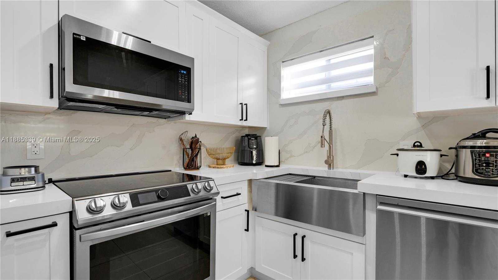 Small Image of 7250 WEST 30TH AVE, Hialeah Number 11