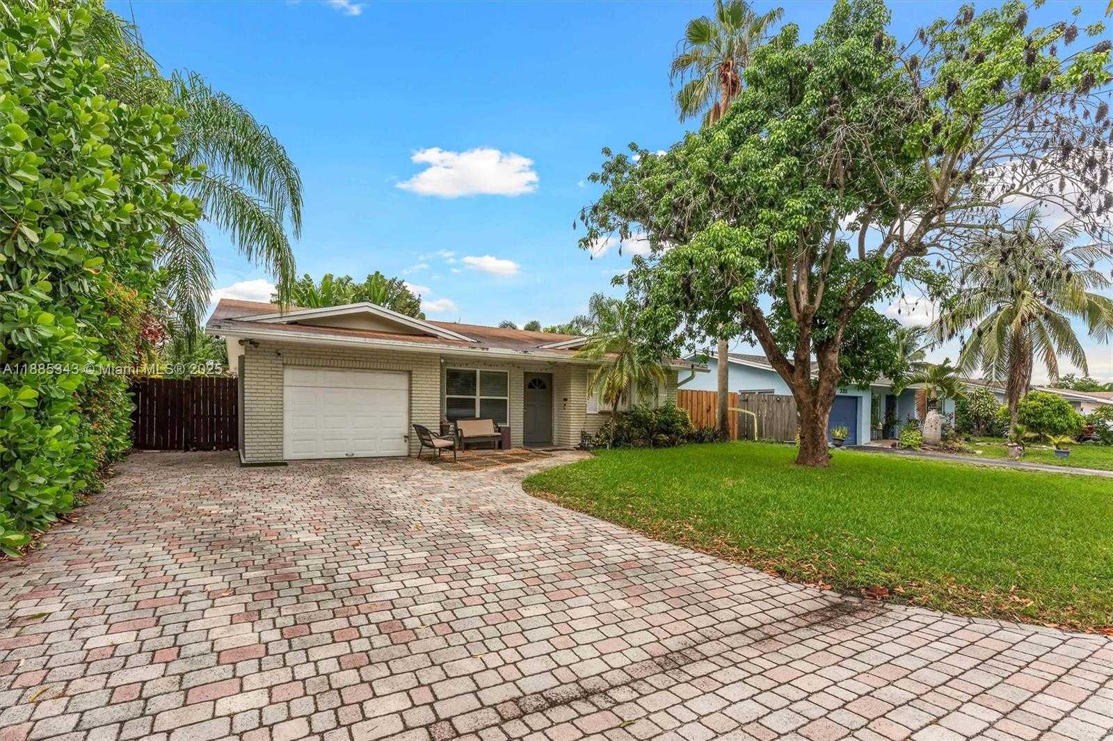 Small Image of 3321 NORTH WEST 64TH ST, Fort Lauderdale Number 2