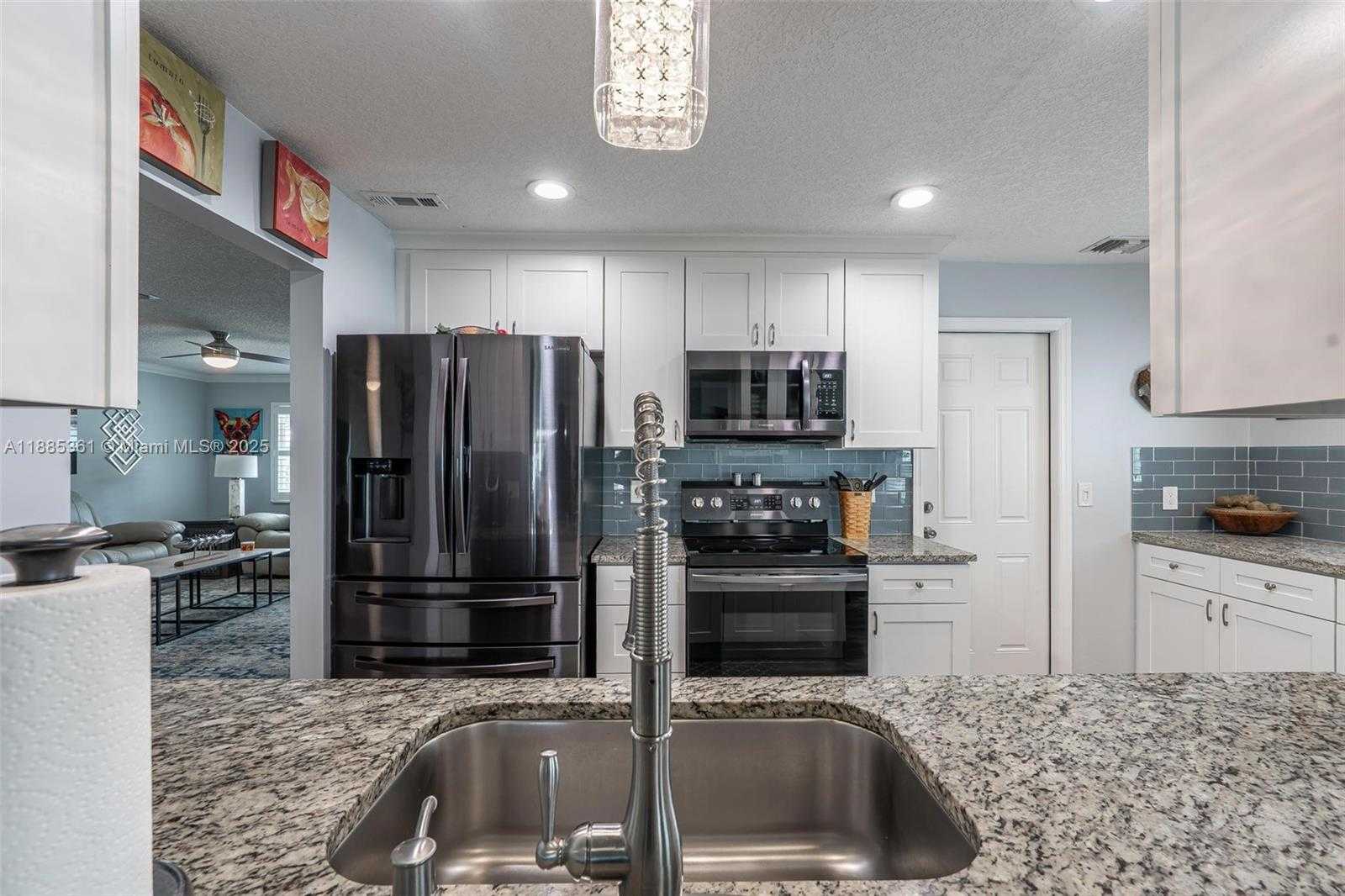 Small Image of 8213 NORTH WEST 14TH ST, Plantation Number 9