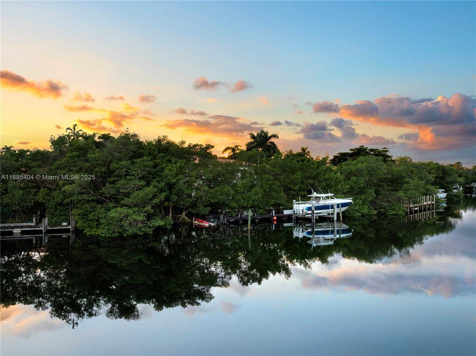 Small Image of 231 COSTANERA RD, Coral Gables Number 17